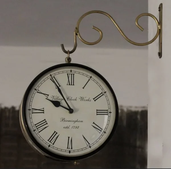 Compact Retro Railway Clock
