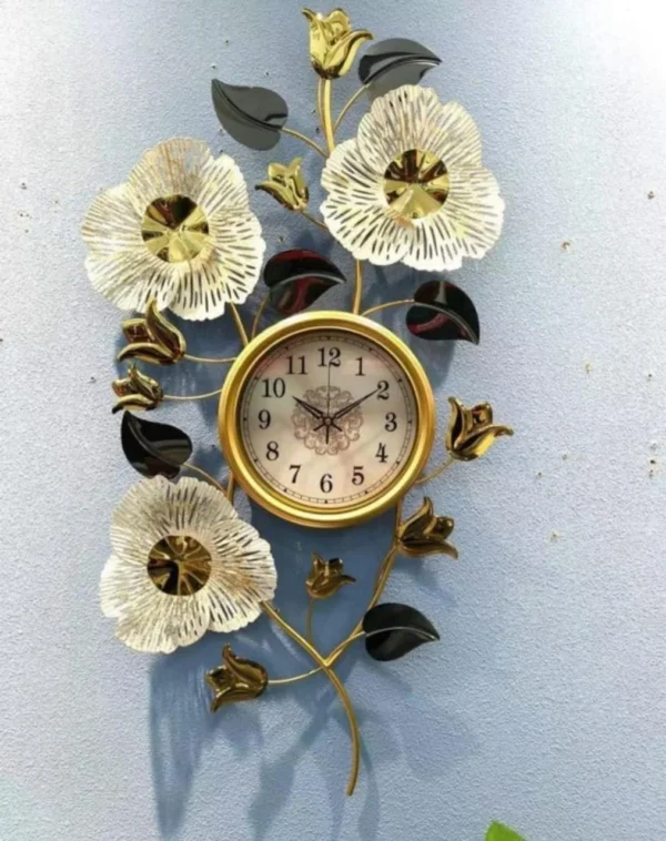 Leaf Clock: Magnificence in the Form of Nature