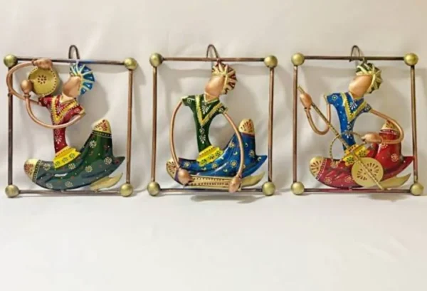 Sitting 3 Musicians in Frame